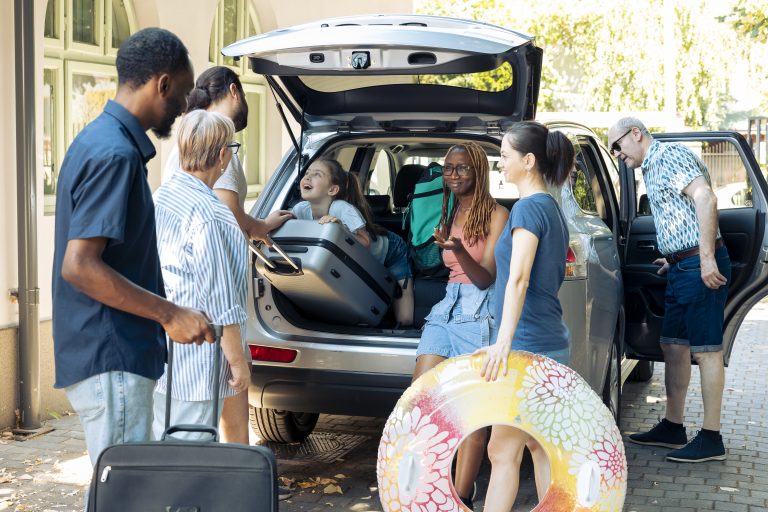 Leia mais sobre o artigo Vai pegar estrada no feriado? Veja 7 cuidados essenciais antes de viajar de carro